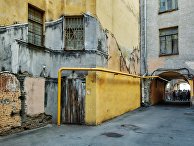 Двор в Санкт-Петербурге Двор в Санкт-Петербурге