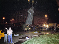Демонтаж памятника Ф.Э.Дзержинскому в Москве Демонтаж памятника Ф.Э.Дзержинскому в Москве
