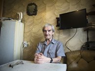 27 августа 2015. Подполковник в отставке Станислав Петров у себя дома во Фрязине 27 августа 2015. Подполковник в отставке Станислав Петров у себя дома во Фрязине