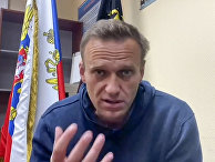 Алексей Навальный в ожидании судебного заседания в полицейском участке в подмосковных Химках Алексей Навальный в ожидании судебного заседания в полицейском участке в подмосковных Химках