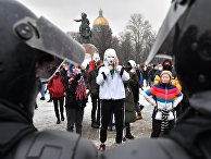 Участники несанкционированной акции сторонников Алексея Навального в Санкт-Петербурге Участники несанкционированной акции сторонников Алексея Навального в Санкт-Петербурге