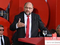 Глава Социал-демократической партии Германии Мартин Шульц во время предвыборного выступления Глава Социал-демократической партии Германии Мартин Шульц во время предвыборного выступления