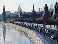 Кремлевская набережная в Москве Кремлевская набережная в Москве