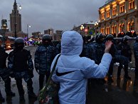 На Комсомольской площади во время несанкционированной акции сторонников Алексея Навального в Москве На Комсомольской площади во время несанкционированной акции сторонников Алексея Навального в Москве