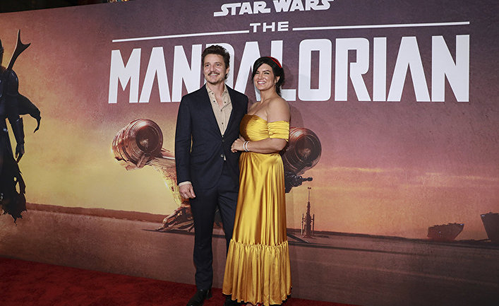 Педро Паскаль и Джина Карано на премьере "Мандалорца" в Лос-Анджелесе