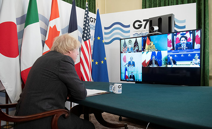 Премьер-министр Великобритании Борис Джонсон проводит онлайн-саммит G7 на Даунинг-стрит в Лондоне Премьер-министр Великобритании Борис Джонсон проводит онлайн-саммит G7 на Даунинг-стрит в Лондоне