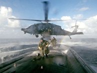 Силы специального назначения Армии США высаживаются на борт подлодки Силы специального назначения Армии США высаживаются на борт подлодки