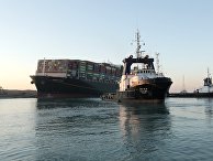 Заблокировавший Суэцкий канал контейнеровоз сняли с мели Заблокировавший Суэцкий канал контейнеровоз сняли с мели