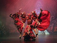 Одноактный спектакль "Весна священная" на музыку Игоря Стравинского на сцене "Геликон-оперы" Одноактный спектакль "Весна священная" на музыку Игоря Стравинского на сцене "Геликон-оперы"
