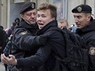 Белорусская полиция задерживает журналиста Романа Пратасевича в Минске Белорусская полиция задерживает журналиста Романа Пратасевича в Минске