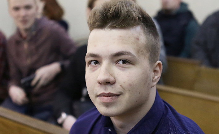Роман Протасевич во время судебного заседания в Минске, 2017 год