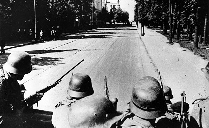 Немецкие солдаты в Киеве во время нацистской оккупации. 21 сентября 1941 года