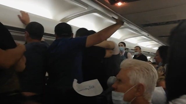 Драка на рейсе Минск-Тбилиси: Пассажиры были в шоке (Салiдарнасць, Белоруссия)