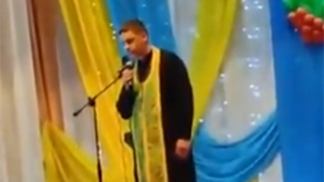Слава Украине г@вно России. В Днепропетровской области священник ПЦУ оскорбил служителей УПЦ и их прихожан (Страна, Украина)