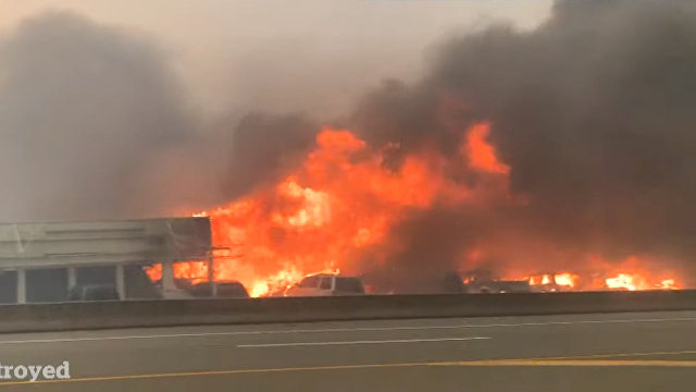 CBC News (Канада): пожары, возникшие из-за изменения климата, дотла уничтожили село в Канаде, жители эвакуированы