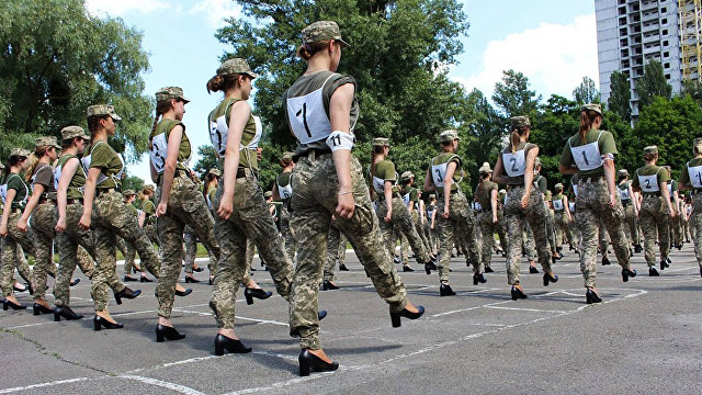 Скандал в украинском парламенте из-за марша женщин-военных на каблуках: «Тяжело представить более идиотскую идею» (Helsingin Sanomat, Финляндия)