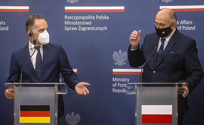 Министр иностранных дел Германии Хайко Маас и министр иностранных дел Польши Збигнев Рау во время встречи в Варшаве