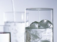 Стакан воды со льдом Стакан воды со льдом