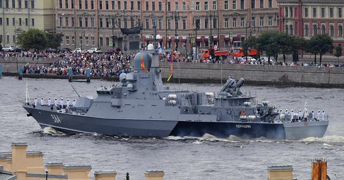 Yahoo News Japan (Япония): Россия провела крупнейший парад ВМФ, на котором присутствовал президент Путин - Vimarsana News