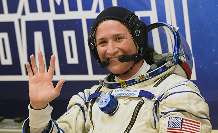 Член основного экипажа МКС-56/57 астронавт НАСА Серина Ауньон-Чэнселлор (США)