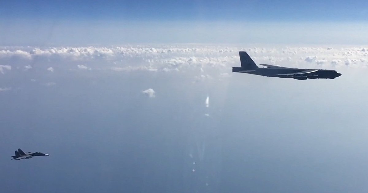 Defense News (США): угроза Китая и России нависает над рутинными операциями ВВС США по всему миру (Defense News)