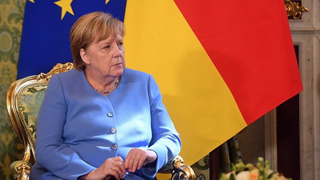 Politico (США): во время встречи с Путиным у Меркель зазвонил телефон но кто мог ей звонить