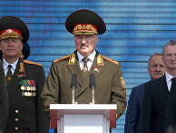Республики Беларусь Александр Лукашенко на параде в честь Дня независимости в Минске Республики Беларусь Александр Лукашенко на параде в честь Дня независимости в Минске