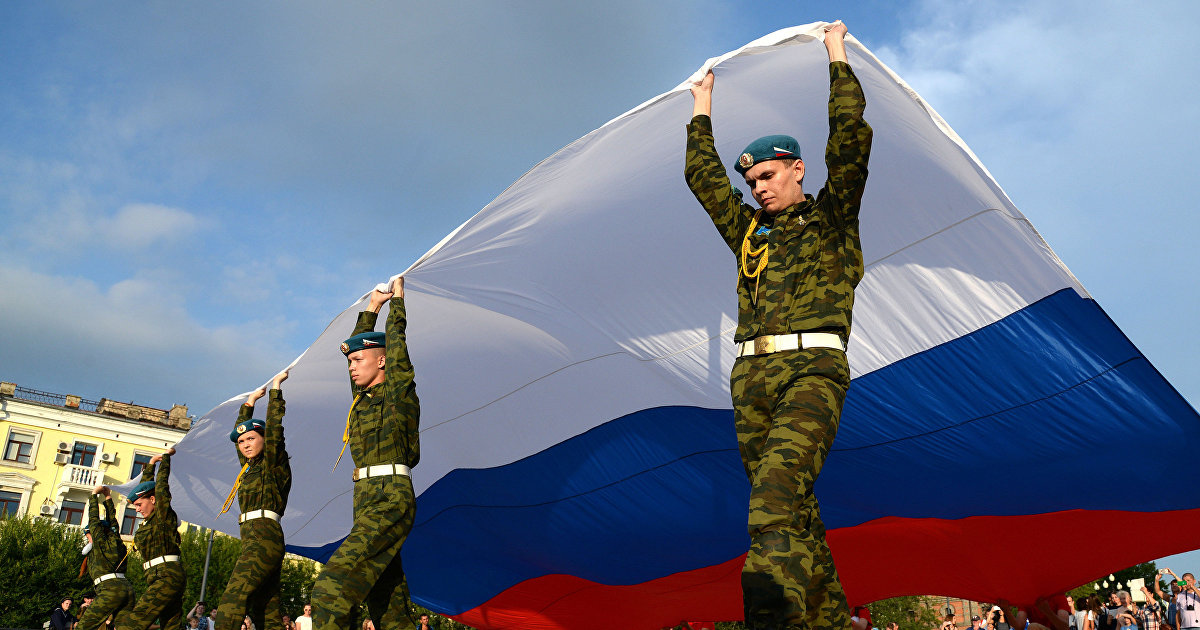 Непонятая и непонятная Россия: колосс на глиняных ногах, уверенный в своем мессианстве (Info, Чехия) (Info.cz)